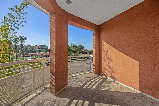 Building Photo - View Condo in Luxury Gated Community