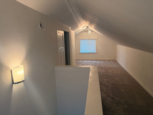 Building Photo - Updated 3-Bedroom Home with Fenced Yard – Tacoma