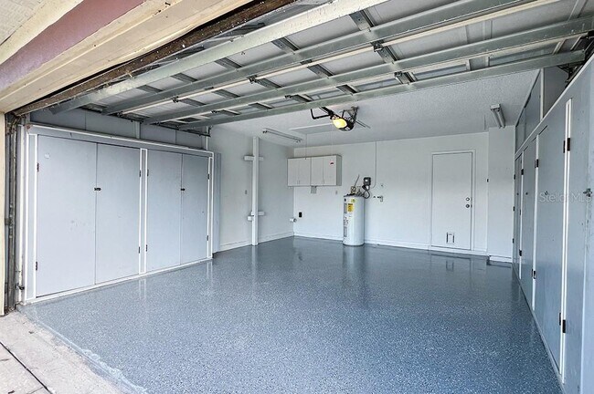 Building Photo - 10 York Ct