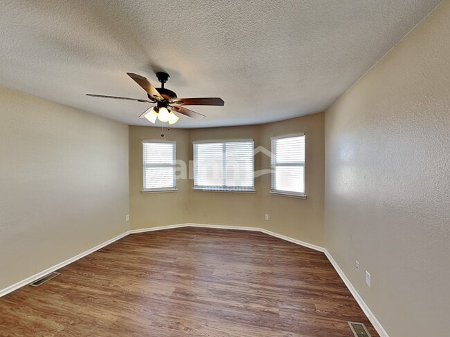 Building Photo - 2320 S Gibralter Way