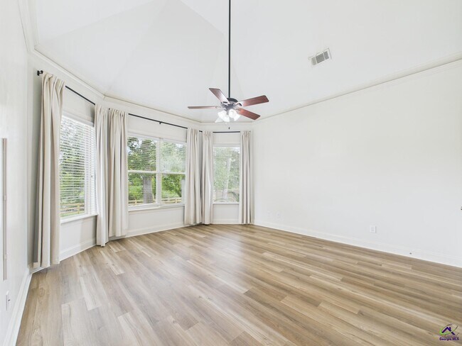 Building Photo - 205 Pebble Stone Pl