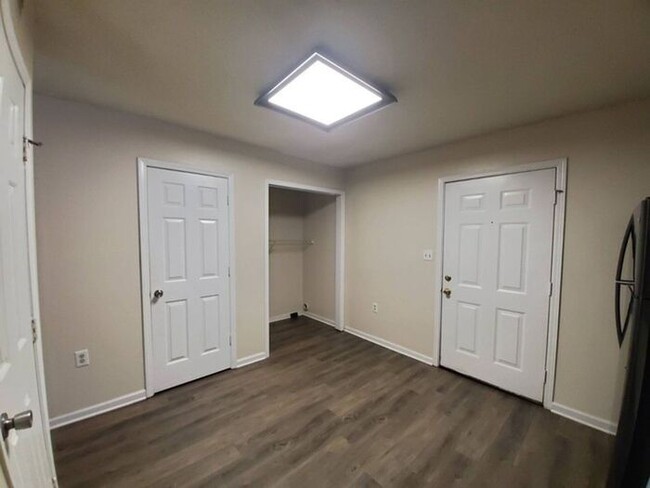 Building Photo - Maple Creek Townhomes