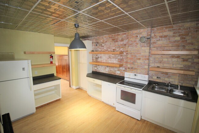 Kitchen - 2032 Jefferson St