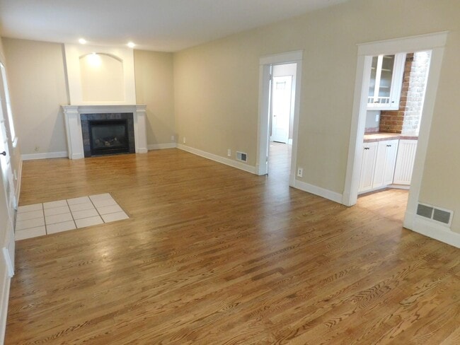 Building Photo - LARGE 3 bed 2 bath home in downtown GJ!!!!