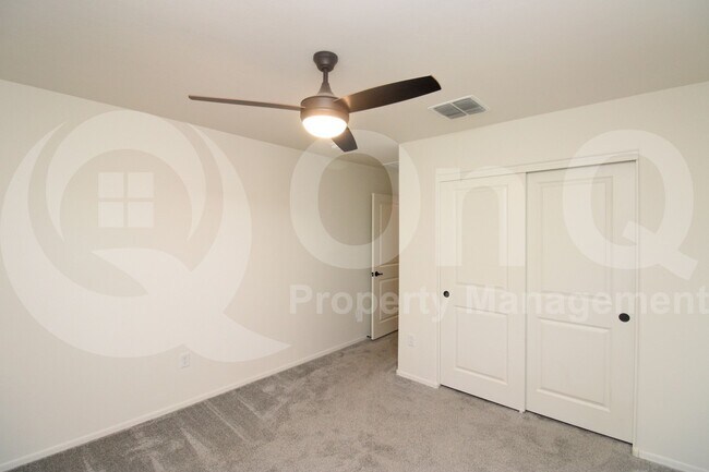 Building Photo - 987 Calle Calca