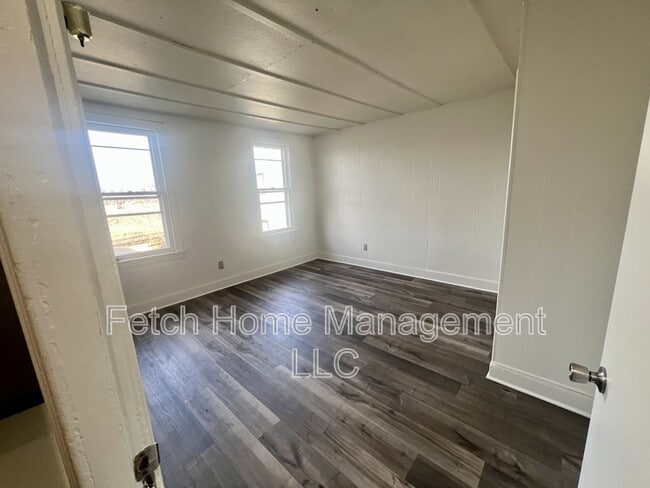 Building Photo - 113 Arch St