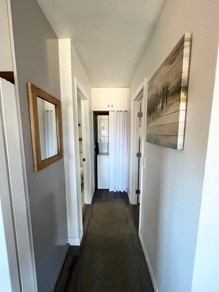 Building Photo - 813 Pinon Ln