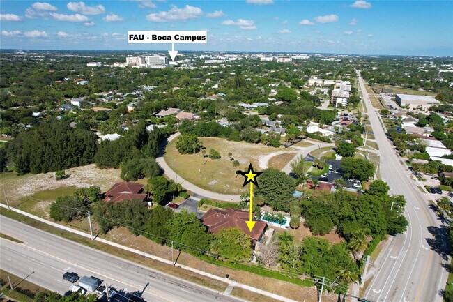 Building Photo - 444 Pine Cir