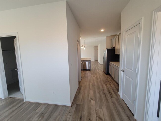 Building Photo - 244 Crystal Brook Dr