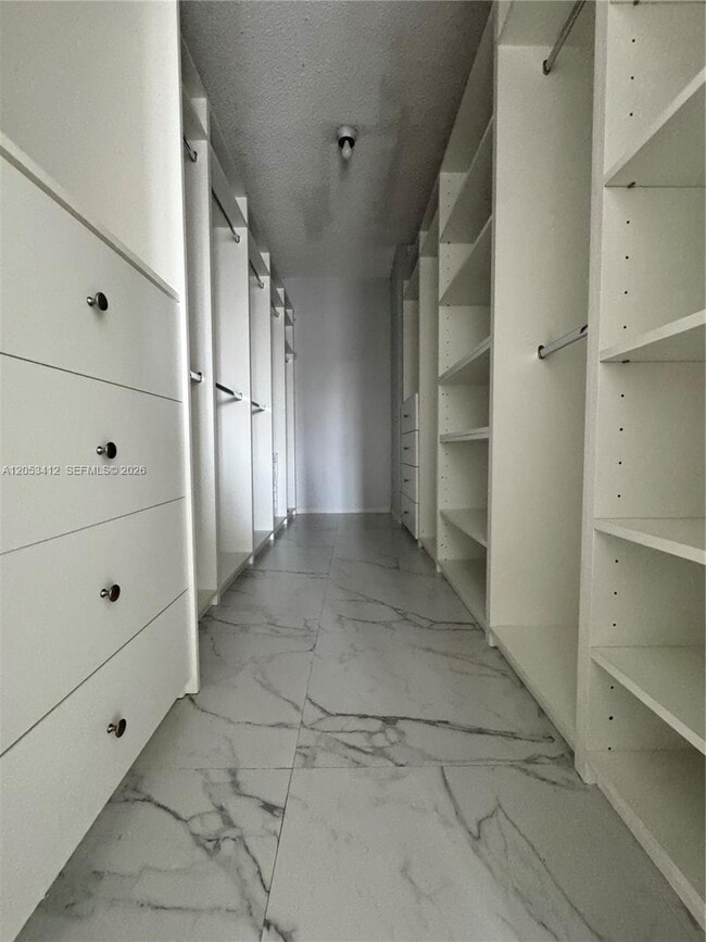 Building Photo - 6930 Miami Gardens Dr