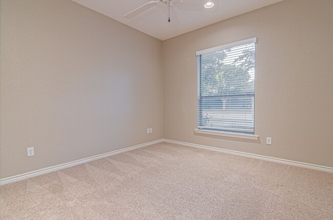 Building Photo - 5513 Rio Grande Ave