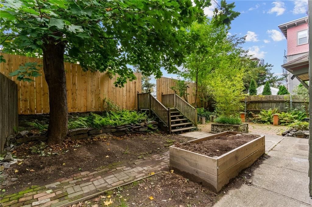 Building Photo - 159 Camp St