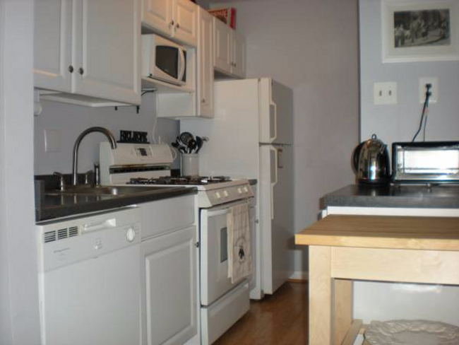 Building Photo - Beautiful 1 Bedroom in Quiet Neighborhood