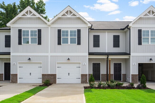 Building Photo - Move in Special* Sign a 13-month lease & r...
