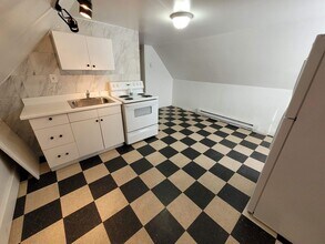 Building Photo - 273 Merrimack St