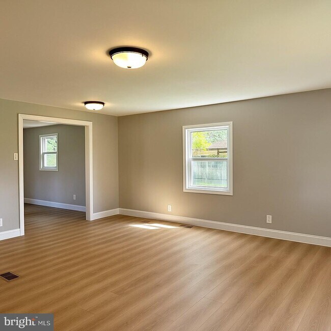 Building Photo - 87 Becks Ln