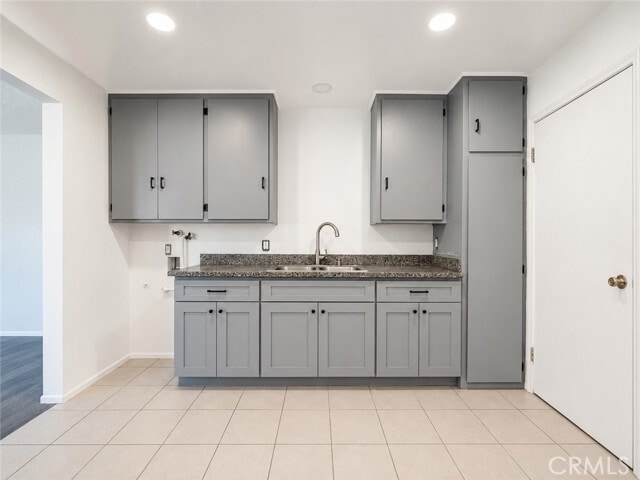 Building Photo - 204 N Orange Ave