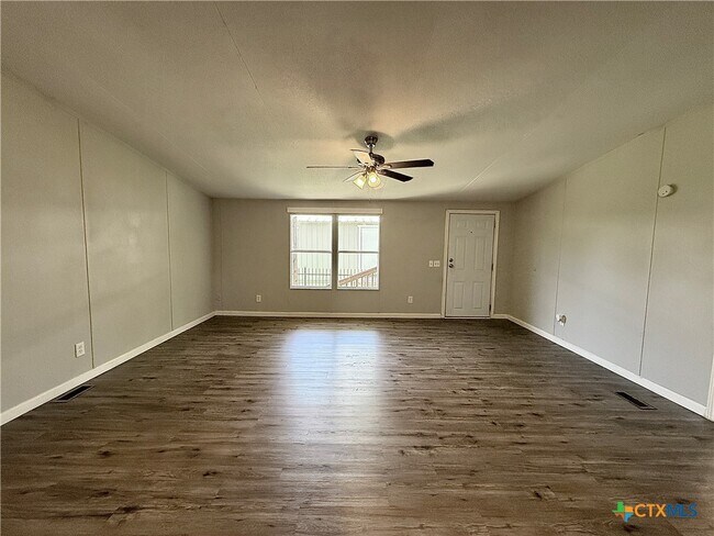 Building Photo - 319 E Zipp Rd