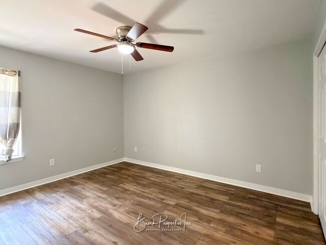 Building Photo - 6337 Summer Lakes Ln