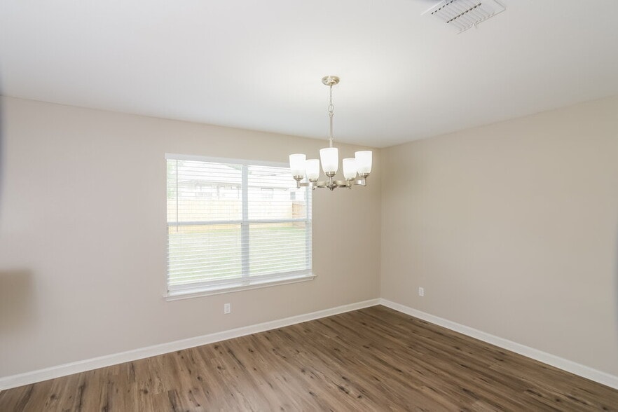 Building Photo - 9941 Pony Spur