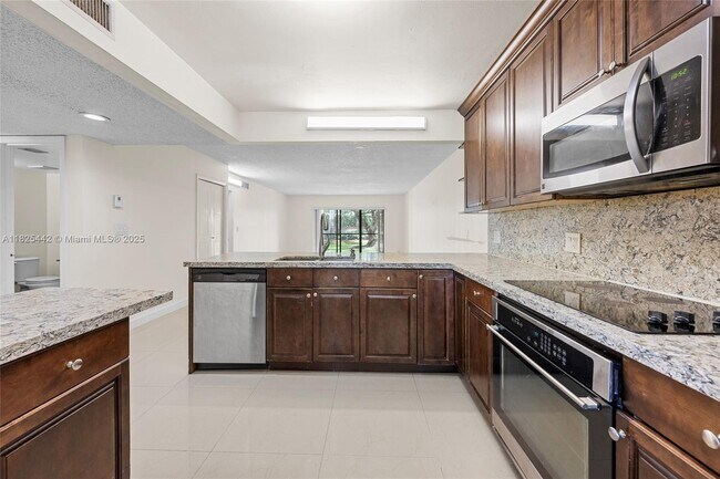Building Photo - 16491 Blatt Blvd