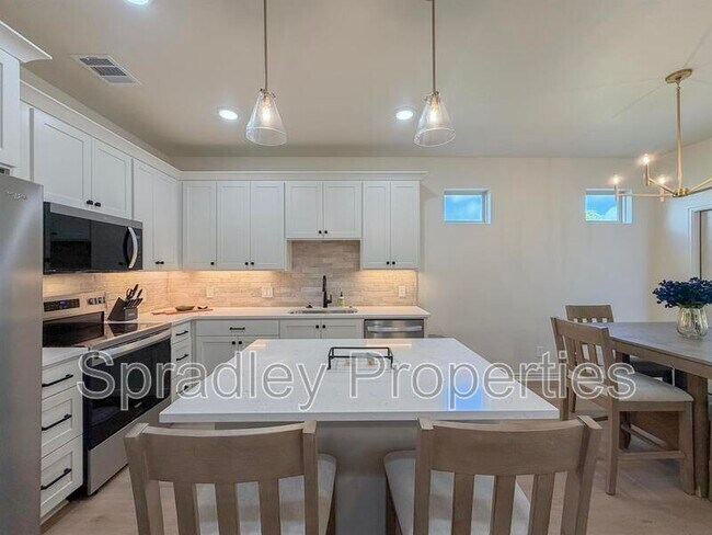 Building Photo - 1404 Rita Blanca Ct