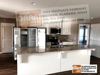 Building Photo - 9965 S Park Ave