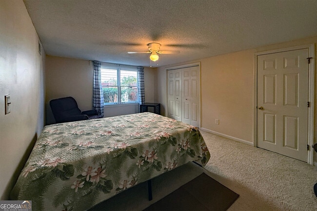 Building Photo - 3550 River Trace Dr