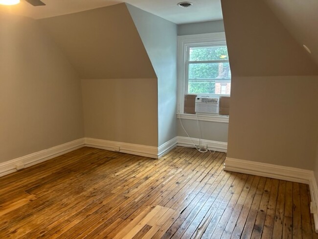 Building Photo - 5533 Black St