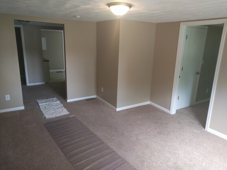 Entrance - 210 William St