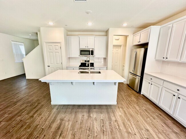 Building Photo - 6319 E Riesling Dr