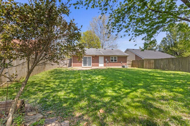 Building Photo - 1576 Springfield Dr