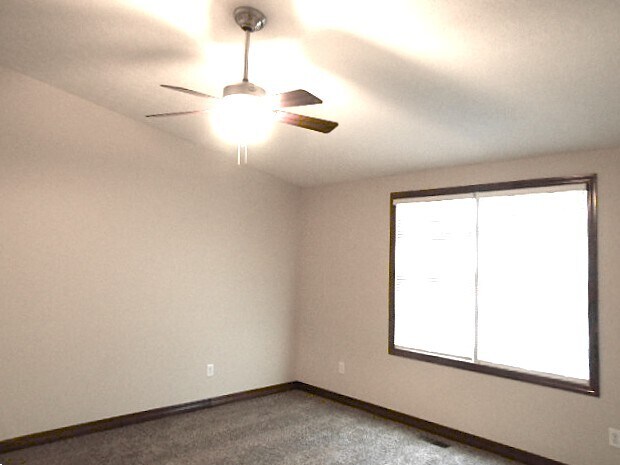 Building Photo - 231 Oakford St