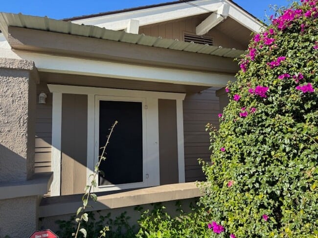 Building Photo - 3811 E 10th St