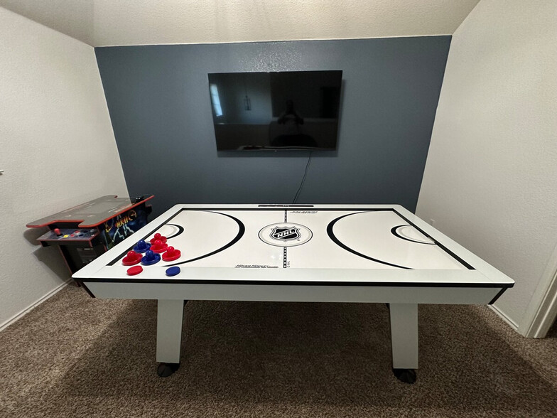 Building Photo - 3640 Sandy Brook Dr