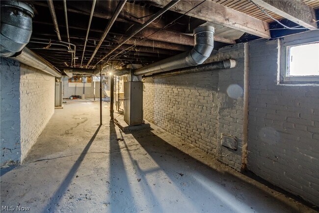 Building Photo - 3467 E 149th St
