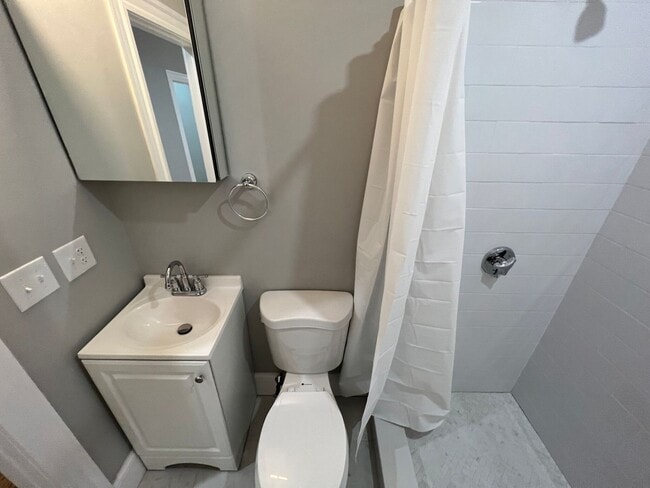 Building Photo - Huge updated 4 bed unit near Union Sq in S...