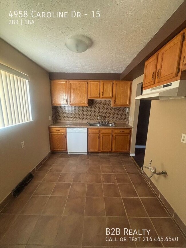 Building Photo - 4958 Caroline Dr