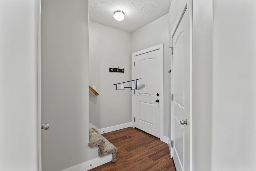 Building Photo - 2071 W Madie Ln