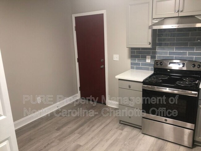 Building Photo - 805 Haywood St