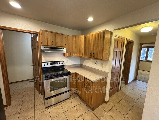 Building Photo - 380 Ponderosa Ln