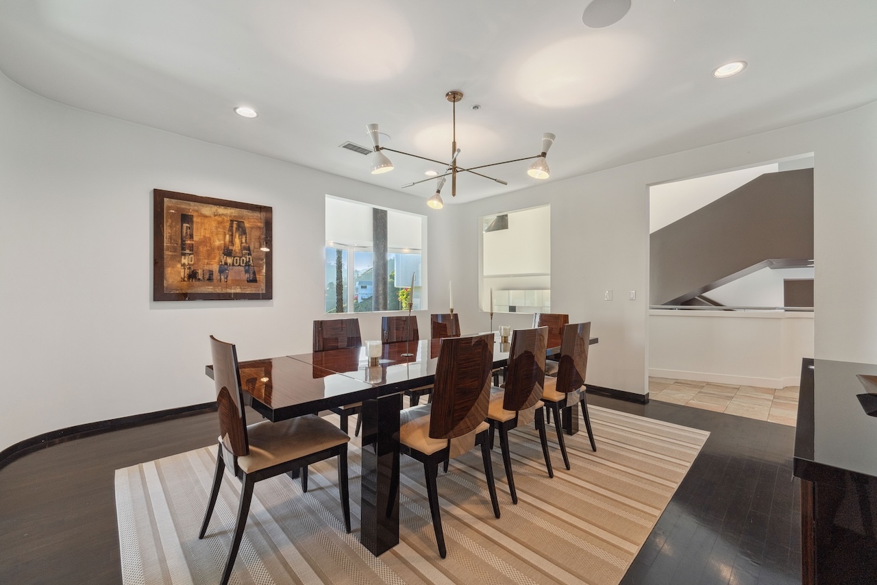 Building Photo - 2029 Mount Olympus Dr
