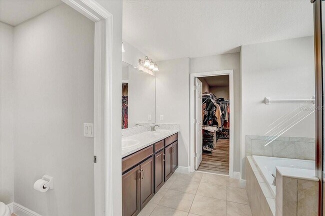 Building Photo - 11909 Bahia Valley Dr