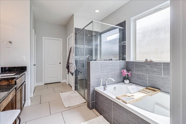 Building Photo - 7618 Quartz Dr