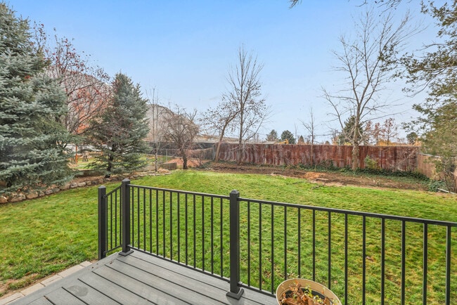 Building Photo - 2576 E Wren Rd