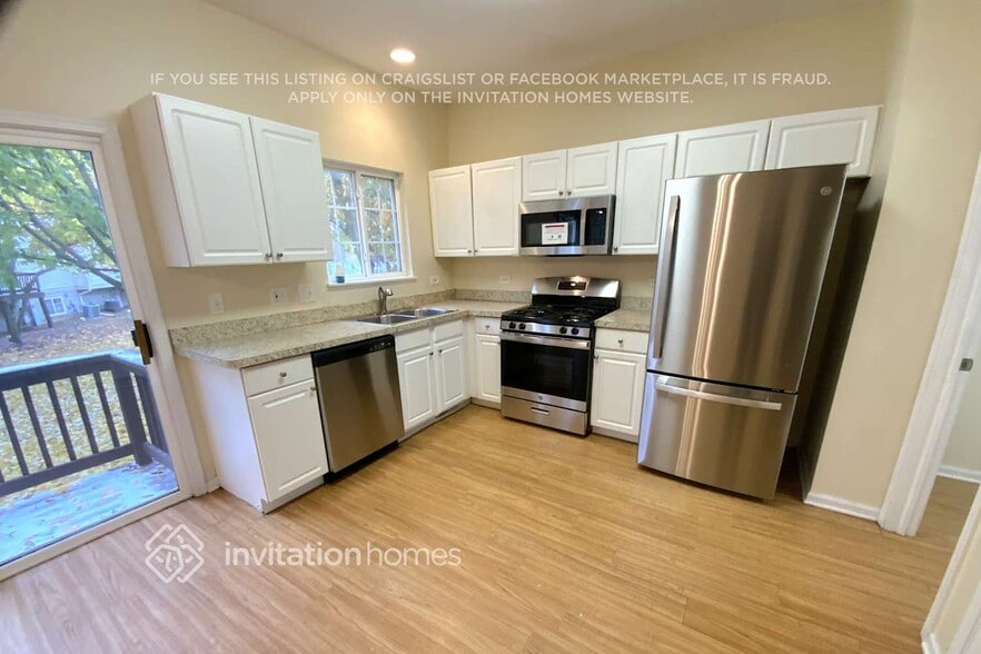 Building Photo - 203 Monarch Dr