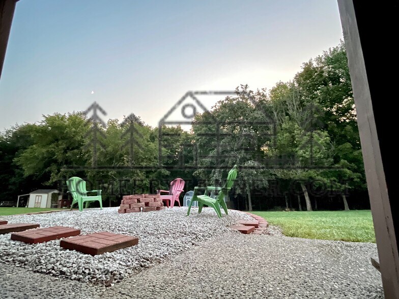 chairs not included - 481 Yenowine Ln