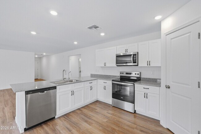 Building Photo - 1796 W Laguna Dr