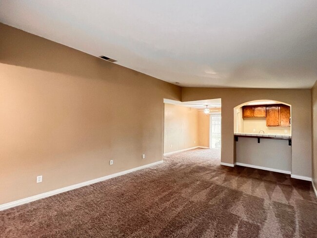 Building Photo - SOUTHWEST BAKERSFIELD