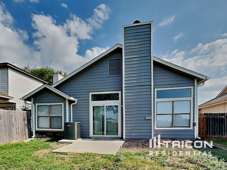 Building Photo - 10218 Basin Field Dr